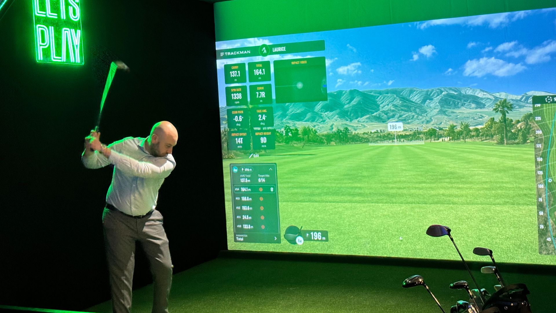 Doylo Readys bar golf simulator