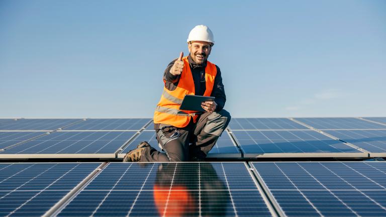 Solar panel installer