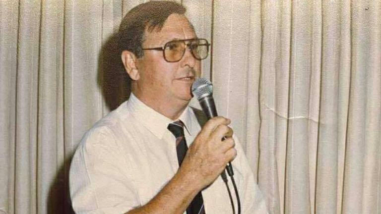 bob jack holding a microphone